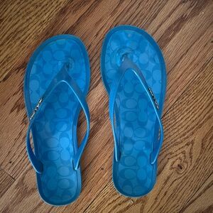 Coach flip flop comfortable to wear to beach pool or just hanging out.